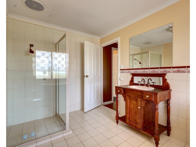9 Dalmeny Drive, Mount Barker SA 5251