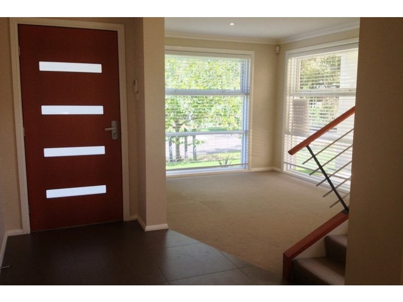 11 Mahogany Boulevard, Warriewood NSW 2102