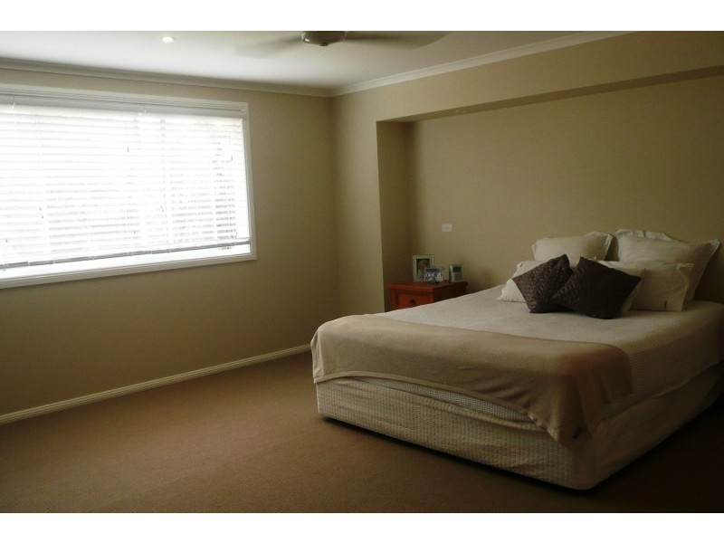 11 Mahogany Boulevard, Warriewood NSW 2102