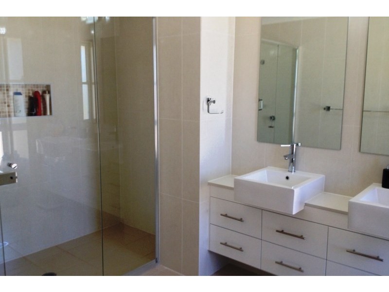 1 Grevillea Avenue, Warriewood NSW 2102