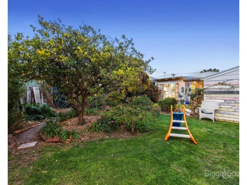 62A Paxton Street, South Kingsville VIC 3015
