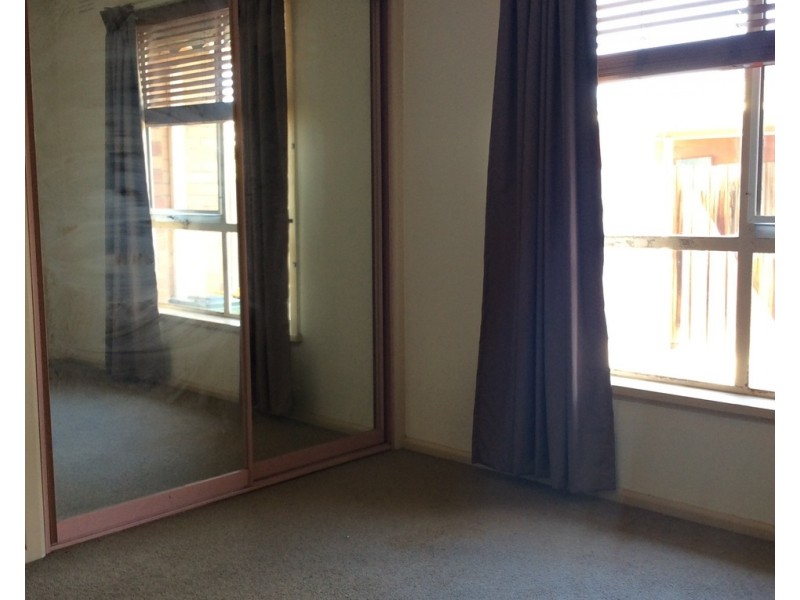 2/9 Buxton Street, West Footscray VIC 3012