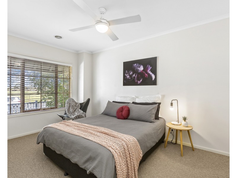 4 Skipper Drive, Altona Meadows VIC 3028
