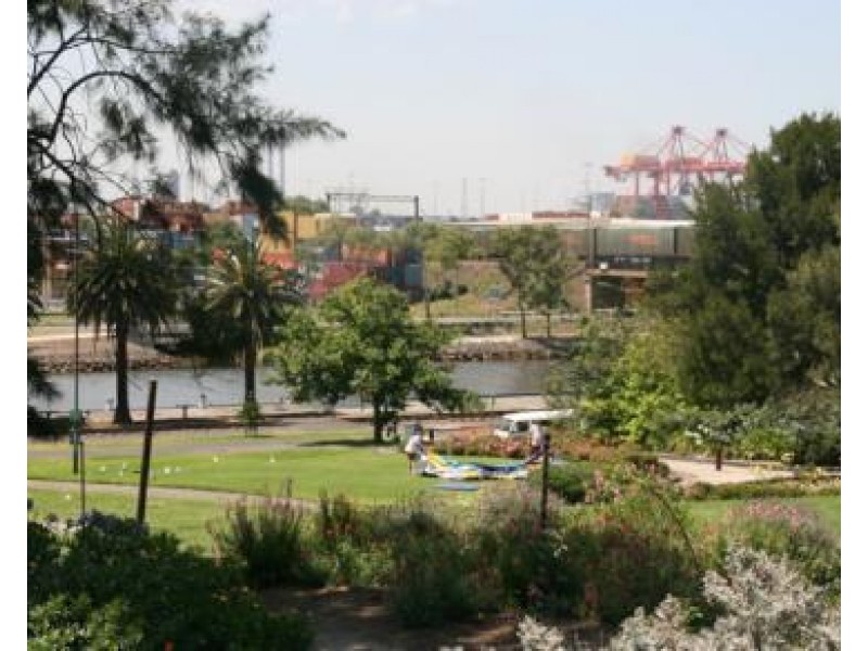 2/31 Moreland Street, Footscray VIC 3011