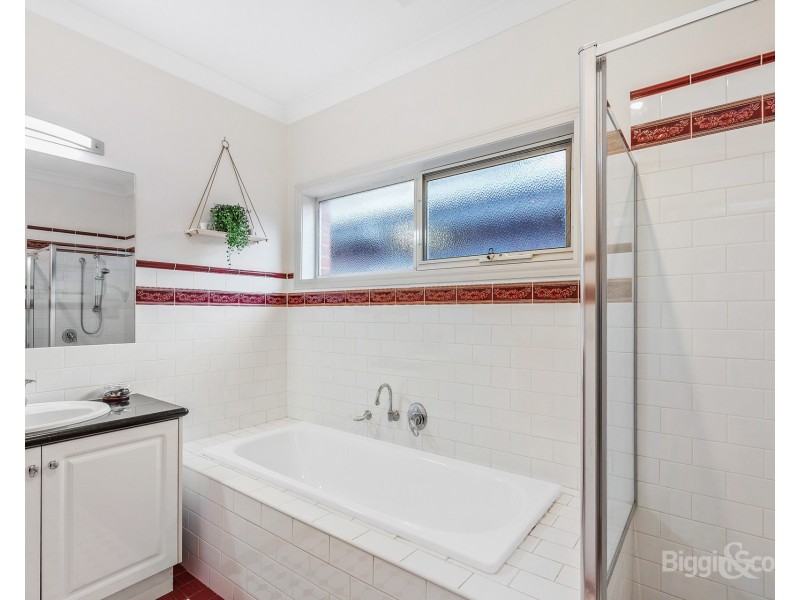 60 Saltley Street, South Kingsville VIC 3015