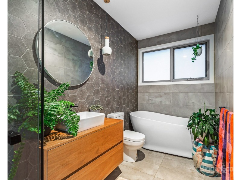 90 Newcastle Street, Newport VIC 3015