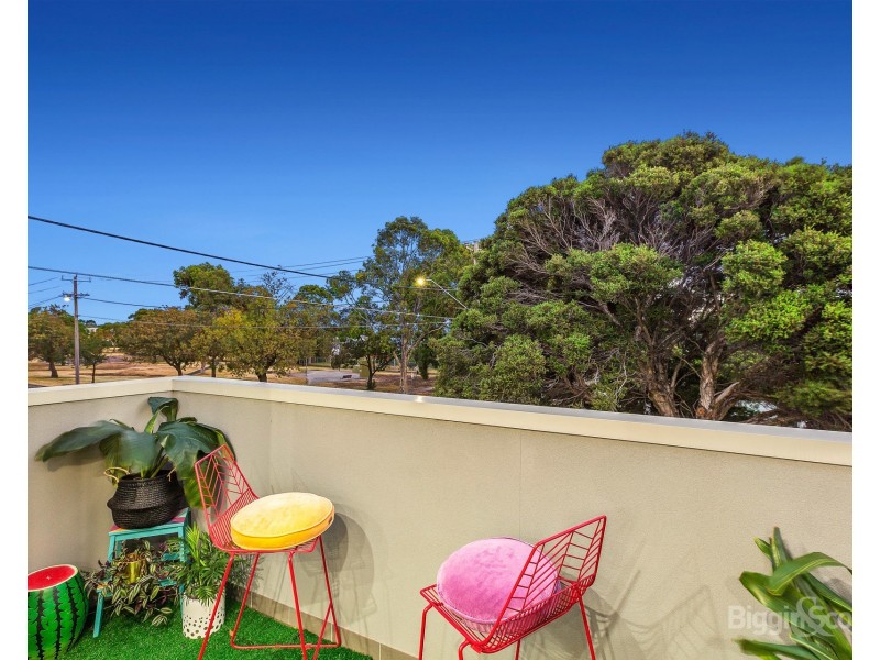 90 Newcastle Street, Newport VIC 3015