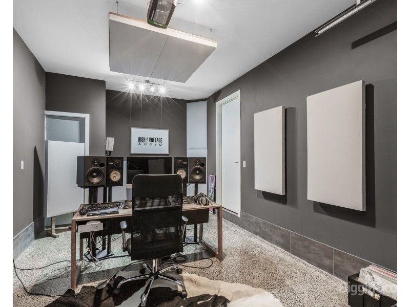 90 Newcastle Street, Newport VIC 3015