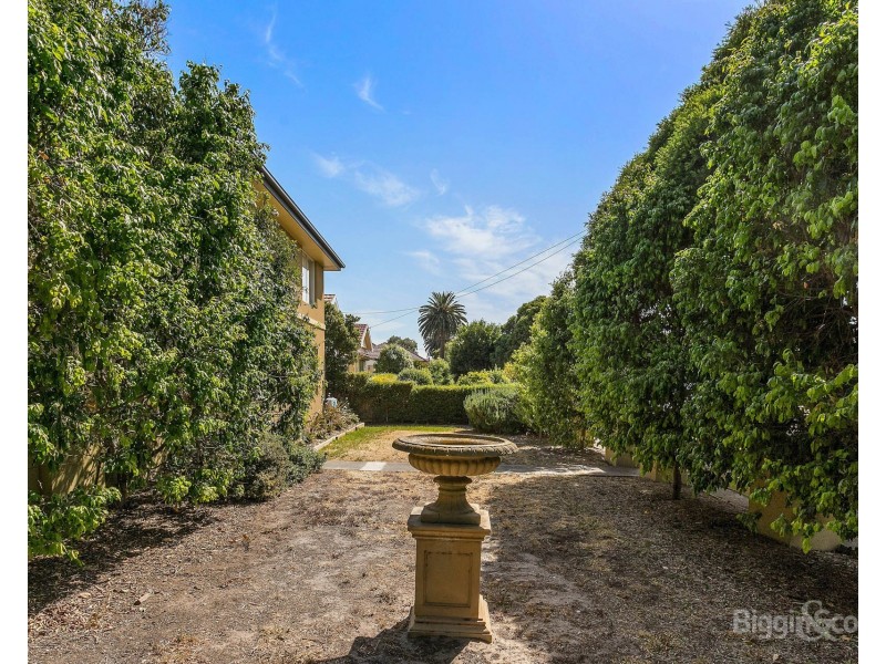 2/64 Powell Street, Yarraville VIC 3013