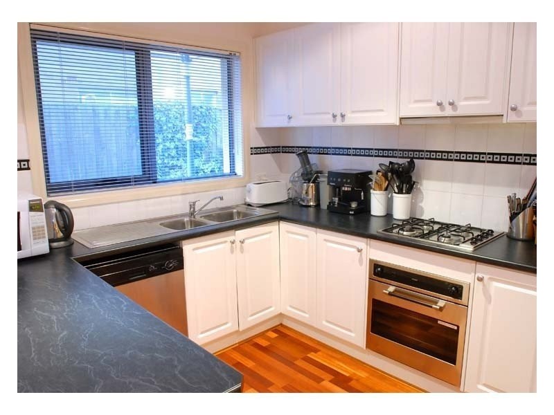 2/22 Edgar Street, Kingsville VIC 3012