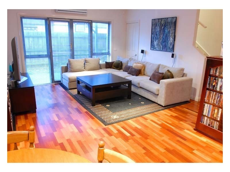 2/22 Edgar Street, Kingsville VIC 3012