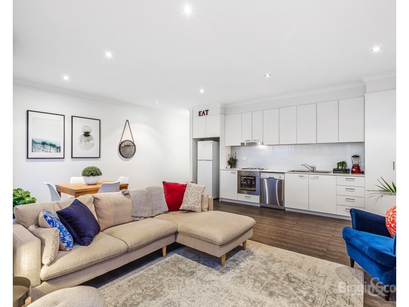 2/114 Somerville Road, Yarraville VIC 3013