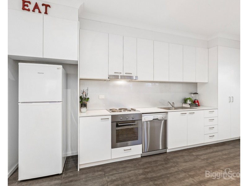 2/114 Somerville Road, Yarraville VIC 3013