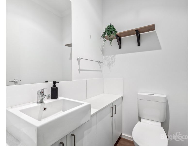 2/114 Somerville Road, Yarraville VIC 3013