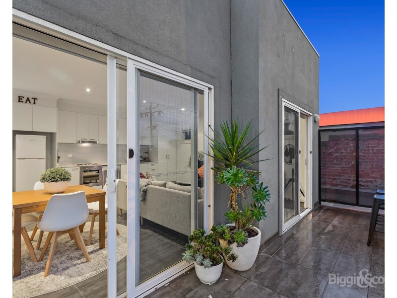2/114 Somerville Road, Yarraville VIC 3013