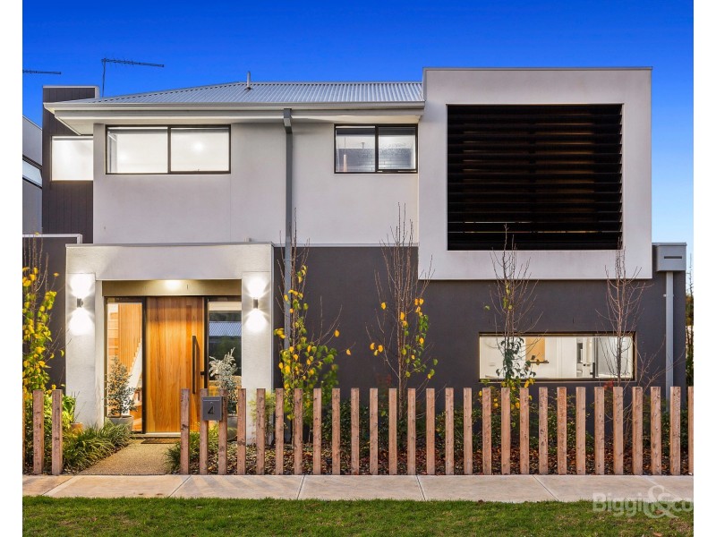 4 Ross Street, Newport VIC 3015