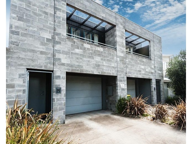 2/134 Charles Street, Seddon VIC 3011