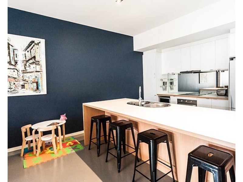 2/134 Charles Street, Seddon VIC 3011