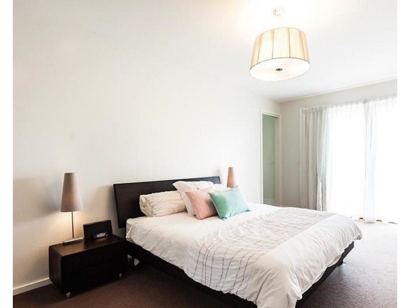 2/134 Charles Street, Seddon VIC 3011