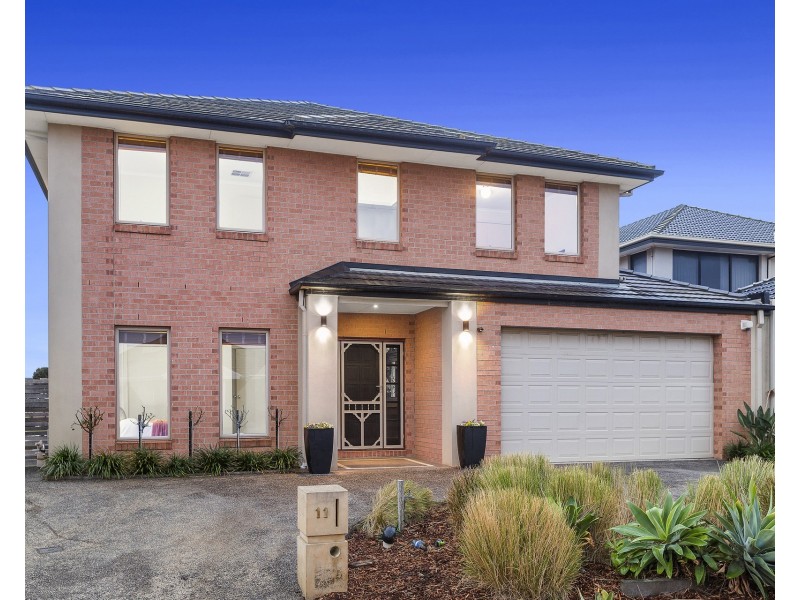 11 Ellis Close, Sanctuary Lakes VIC 3030