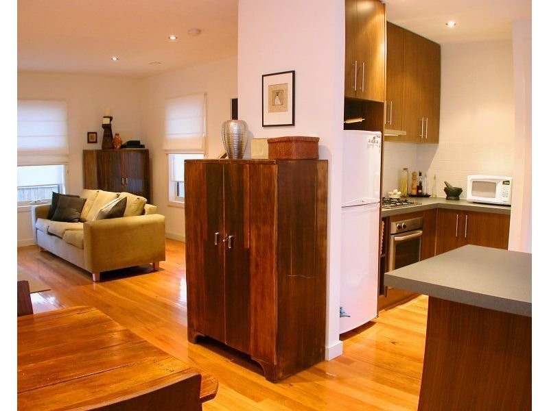 2/50 Roberts Street, West Footscray VIC 3012