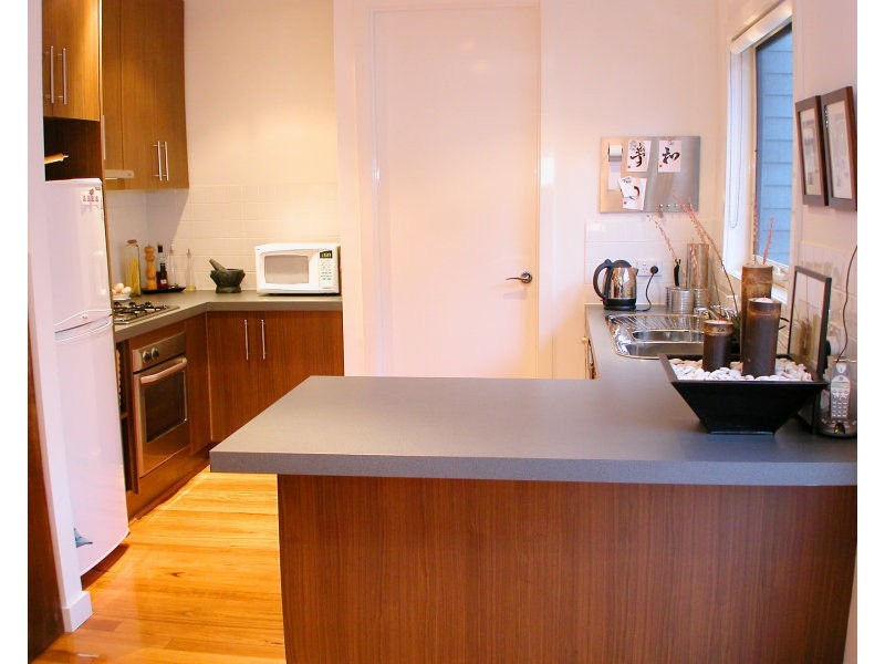 2/50 Roberts Street, West Footscray VIC 3012