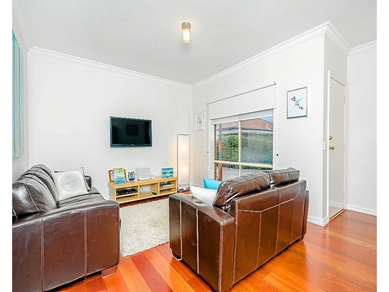 2/49 Charlotte Street, Newport VIC 3015