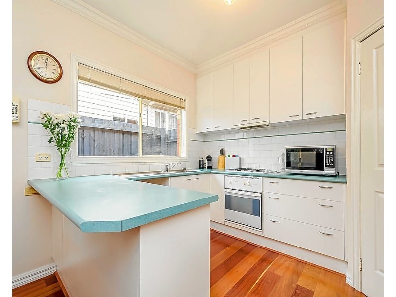 2/49 Charlotte Street, Newport VIC 3015