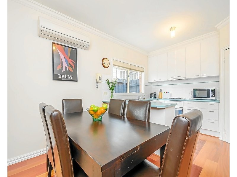 2/49 Charlotte Street, Newport VIC 3015