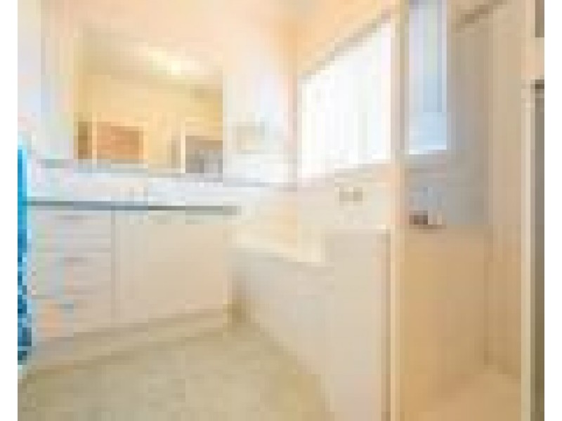 2/49 Charlotte Street, Newport VIC 3015