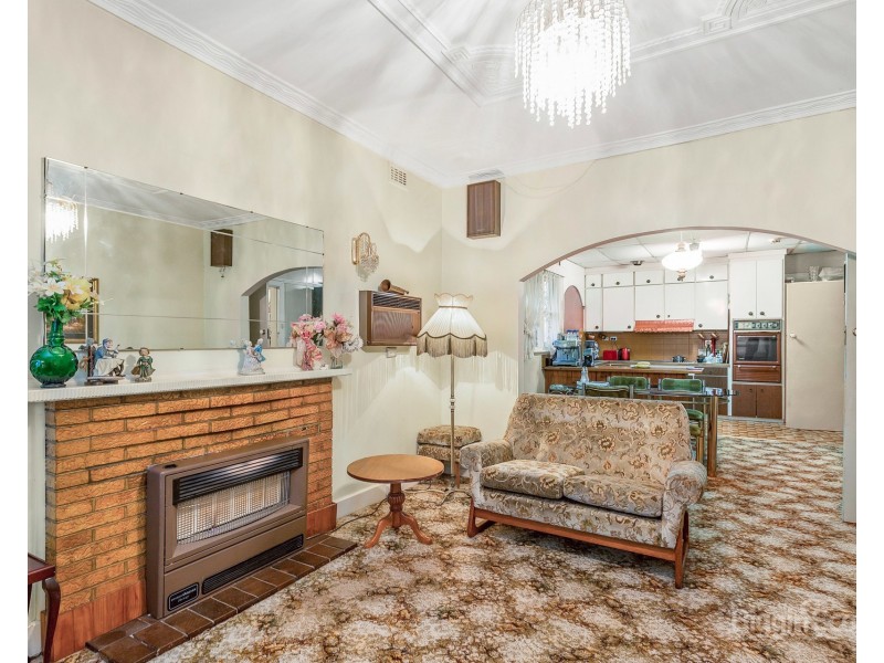 33 Cathcart Street, Maidstone VIC 3012