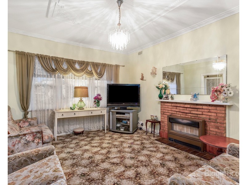 33 Cathcart Street, Maidstone VIC 3012