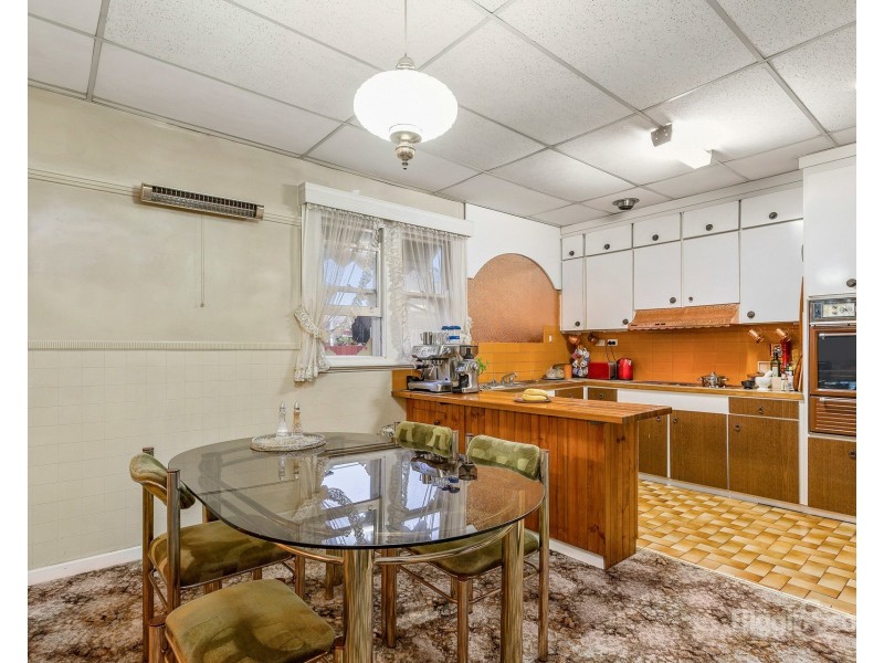 33 Cathcart Street, Maidstone VIC 3012