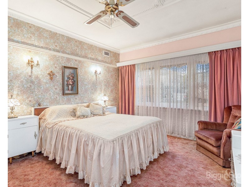 33 Cathcart Street, Maidstone VIC 3012