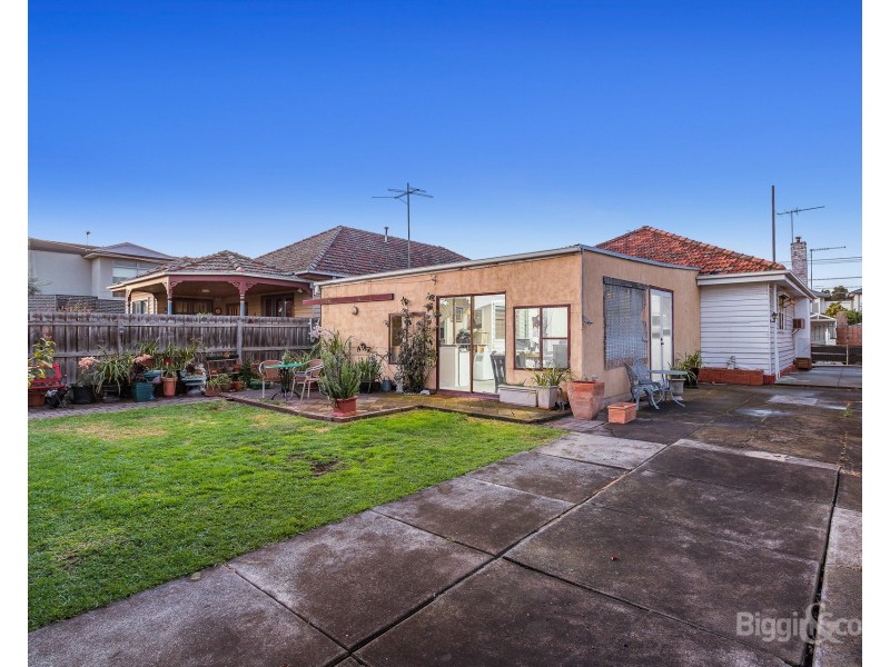 33 Cathcart Street, Maidstone VIC 3012