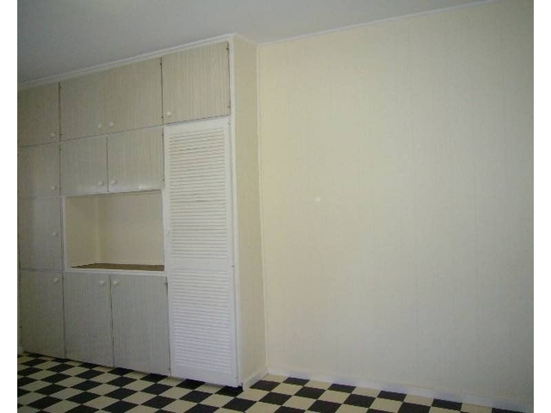 24 Pentland Parade, Seddon VIC 3011