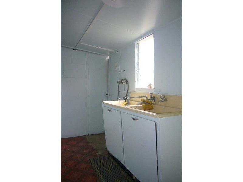 24 Pentland Parade, Seddon VIC 3011