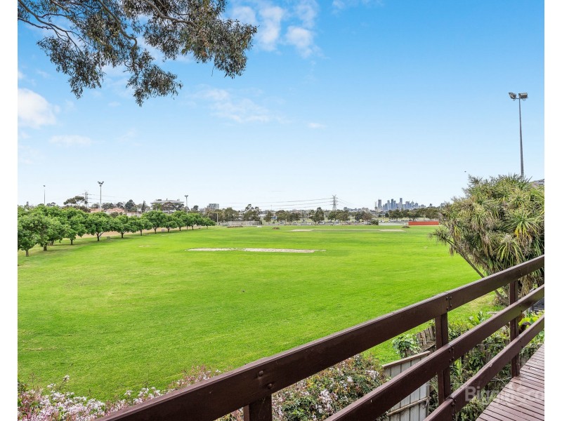 17 Smith Crescent, Footscray VIC 3011