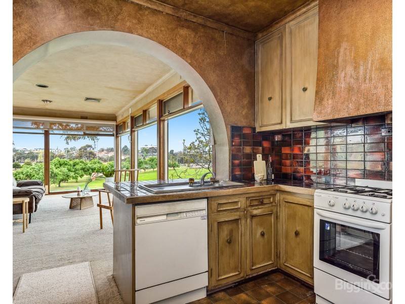 17 Smith Crescent, Footscray VIC 3011