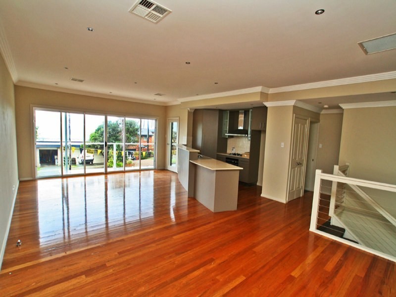 Unit 1/2 Kiarama Avenue, Kiama Downs NSW 2533