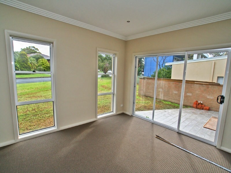 Unit 1/2 Kiarama Avenue, Kiama Downs NSW 2533