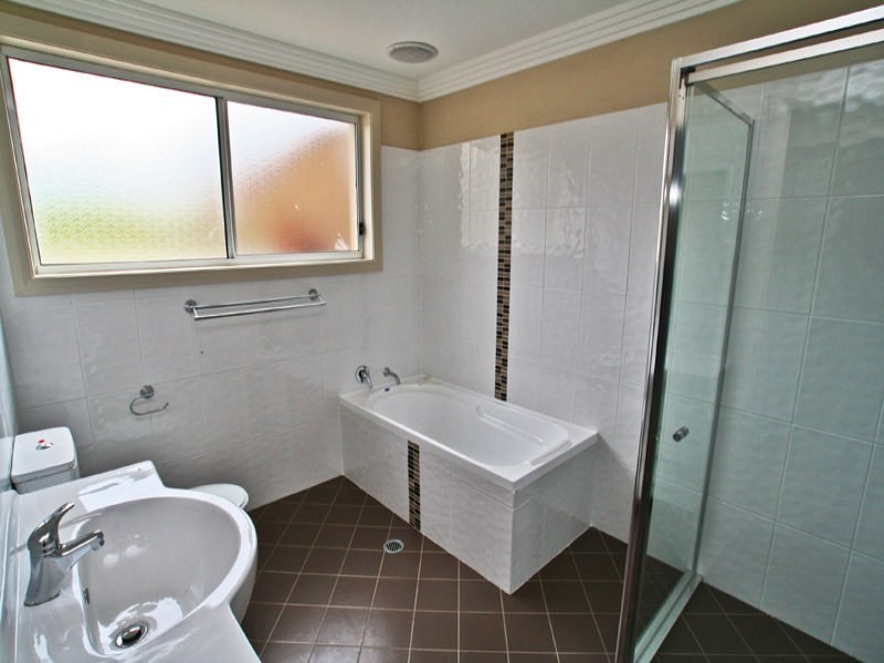 Unit 1/2 Kiarama Avenue, Kiama Downs NSW 2533