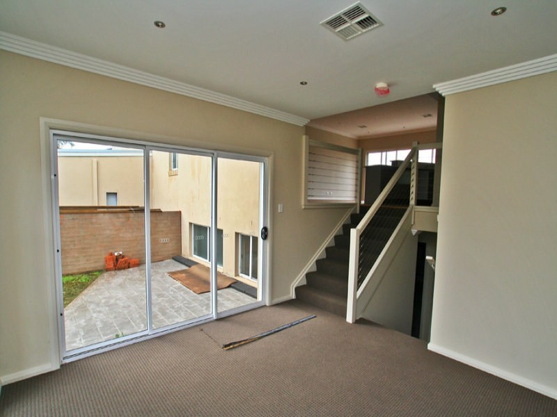 Unit 1/2 Kiarama Avenue, Kiama Downs NSW 2533