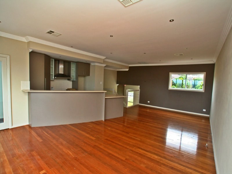 Unit 1/2 Kiarama Avenue, Kiama Downs NSW 2533