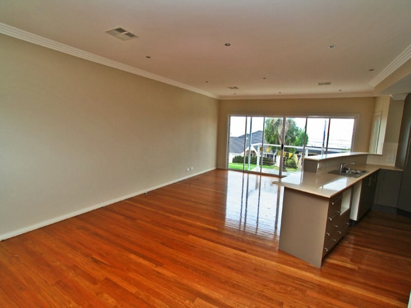 Unit 1/2 Kiarama Avenue, Kiama Downs NSW 2533