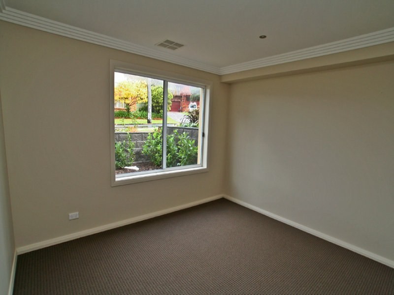 Unit 1/2 Kiarama Avenue, Kiama Downs NSW 2533