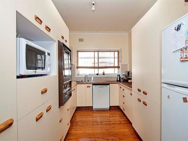 19 Shellharbour Road, Warilla NSW 2528