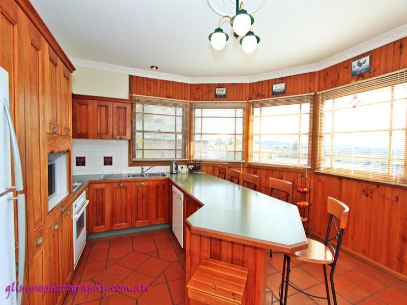 18 Ironbark Crescent, Kiama Downs NSW 2533