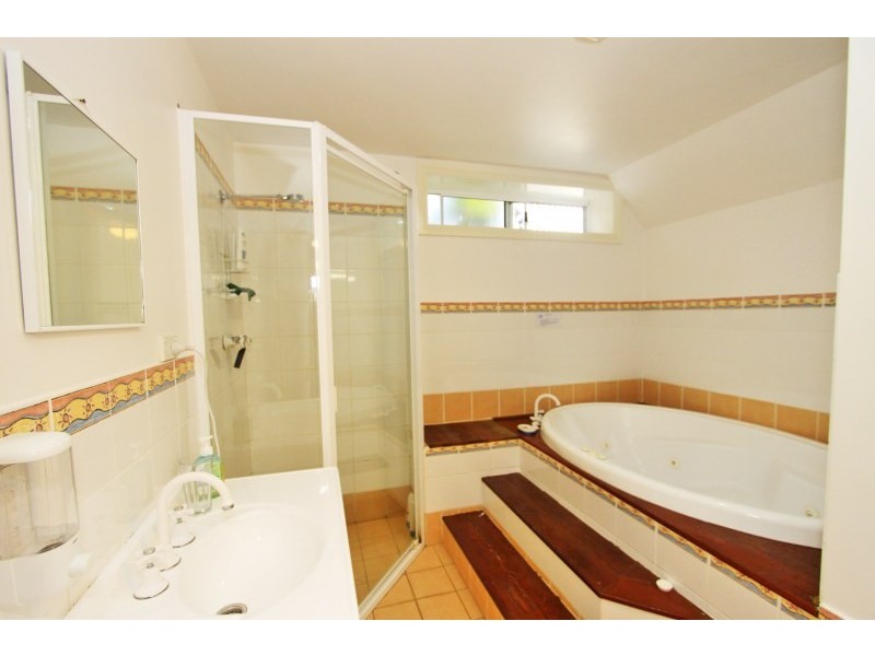 14 Hutchinson Street, Bombo NSW 2533
