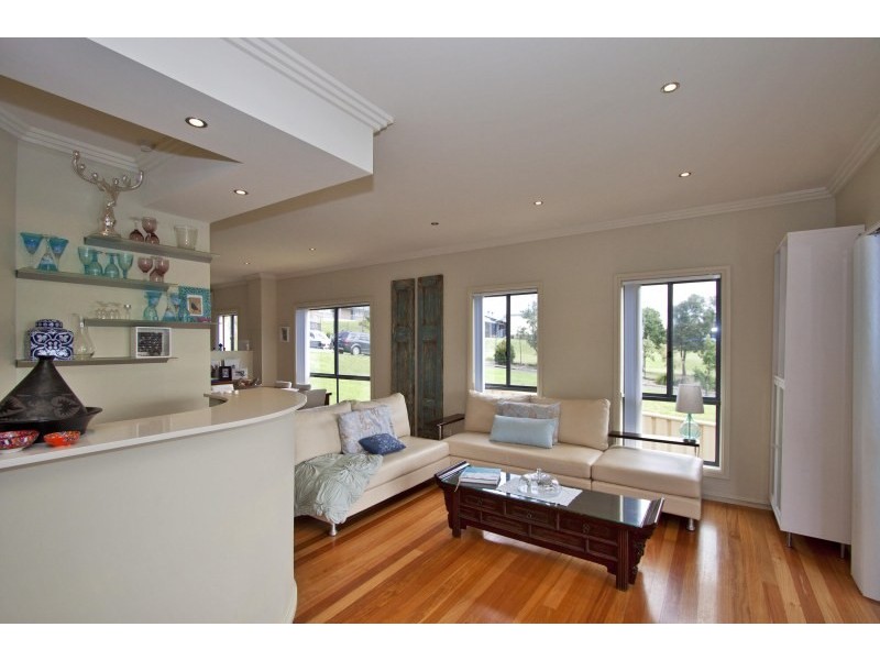 8 Hayman Crescent, Shell Cove NSW 2529